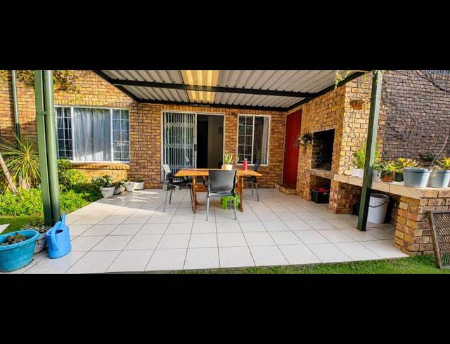 2 BEDROOM TOWNHOUSE FOR SALE IN HIGHVELD